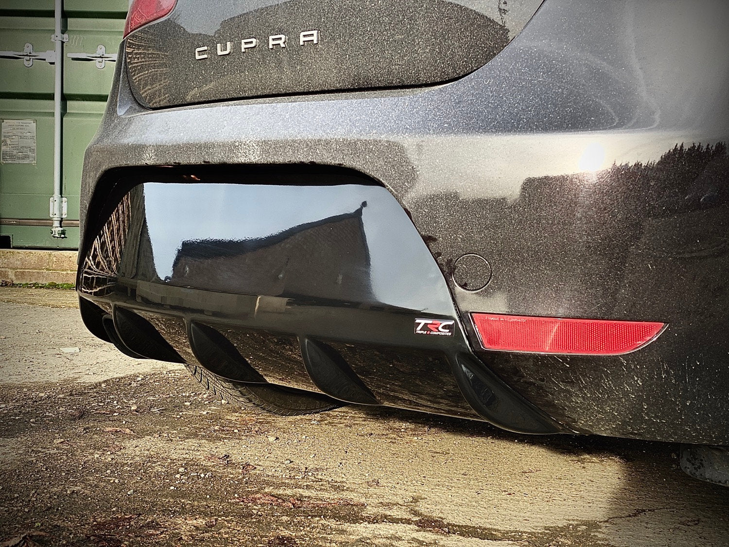 Fr Styled Rear Diffuser Seat Leon MK2 FR Facelift - Finned Diffuser – Triple R Composites Ltd