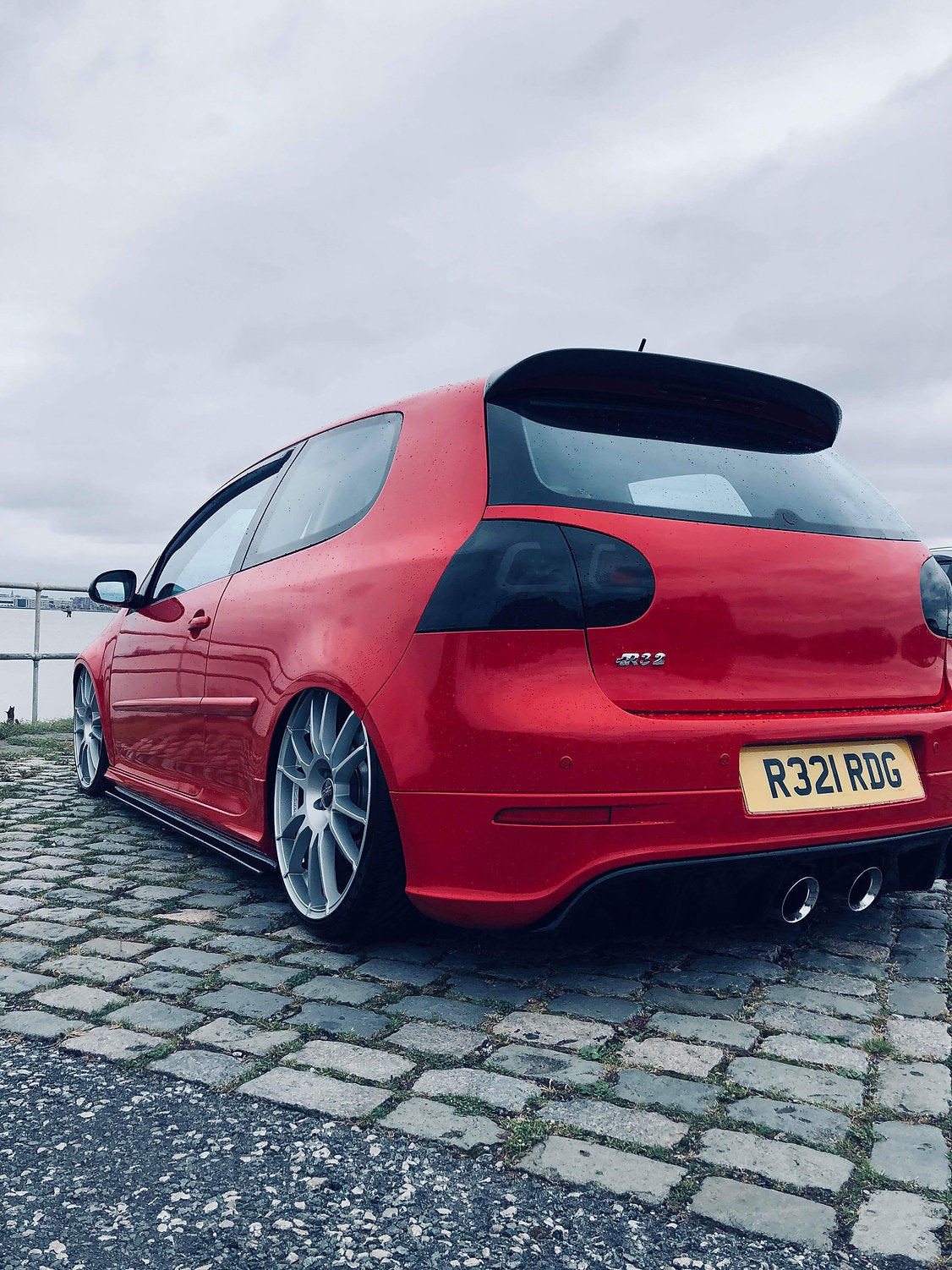 Volkswagen Golf MK5 R32 - Side Skirt Splitters β Triple R Composites Ltd